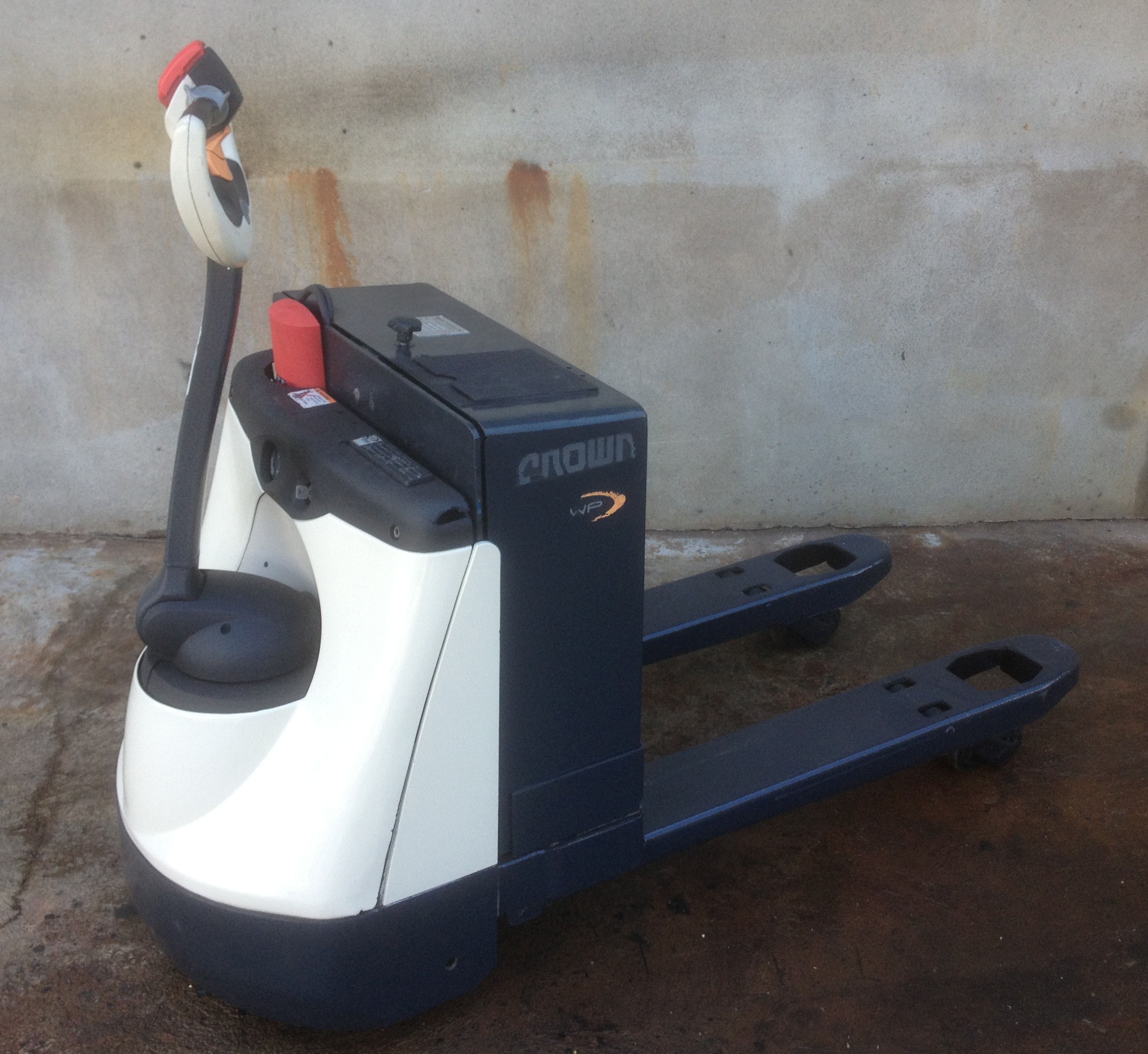 Crown Powered Pallet Truck